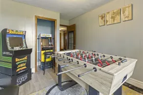 Cozy/HotTub/Pool/WIFI/KingBed/GameRoom/PoolTable - Image 3