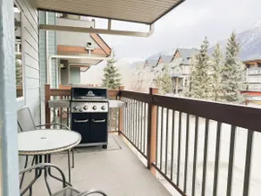 Cozy Canmore Condo – Pool/Hot Tub/Gym/BBQs - Image 3