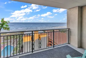 BLUE PEARL Ocean Front Condo - Image 3