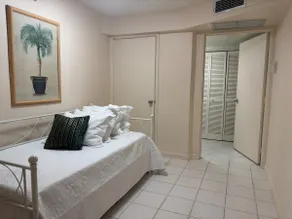 2BR+Den Ocean View Free Parking - Image 5
