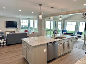 Lakefront Getaway: The Blue Bungalow on Seneca Lake - Image 5