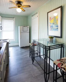 Pool Cottage in Historic Old Town Beaumont - Image 5