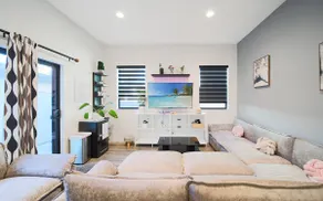 Quiet Family Comfort in Culver City: Safe LA Stay - Image 4