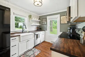 5 Acre Farmhouse in Luray | Close to Everything - Image 3