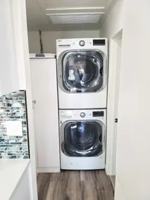 2 Bedroom TVs |Parking|Kitchen|Washer|Dryer|Fits 6 - Image 5
