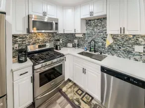2 Bedroom TVs |Parking|Kitchen|Washer|Dryer|Fits 6 - Image 4