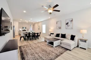 NEW Magnolia 5 Bed | 70 In TV | King Bed | Office - Image 4
