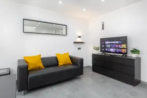 4BR MODERN DESIGN FREE-BEER & BREAKFAST AIRCO - Image 4