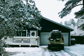Dog Friendly Gated Cabin by Lake on Golf Course - Image 2