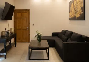 Apartment with A/C, parking and a perfect location - Image 3