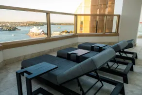 Fancy home with water view in the rocks - Image 5