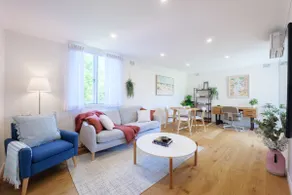 Balmoral Beach Front 2 Bedroom Waterview Mosman - Image 2