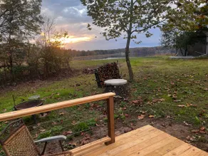 Beautiful Cabin on the Lake - Image 2
