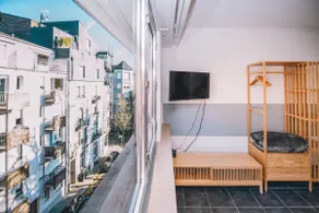 Modern Lux City Center Studio - Image 3
