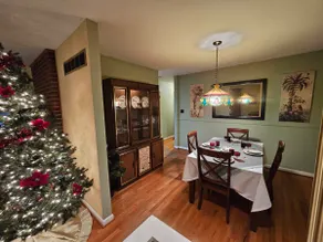 3Br Home walkable to shops and restaurants - Image 5
