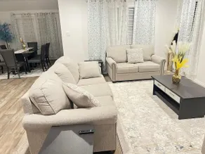 5BR Retreat | Private Yard | Near Shops - Image 3