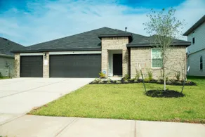 5BR Retreat | Private Yard | Near Shops - Image 2