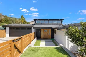 MidCentury Modrn Coastal Retreat w/Hot Tub & views - Image 4