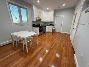 Charming 3B2B Condo III Near Beach - Image 2