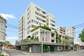 Modern 3BR Apartment - Heart of Burwood + Views - Image 5