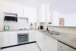 5mins Walk to Central 2 Bedroom Parking Pool - Image 3