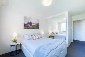 5mins Walk to Central 2 Bedroom Parking Pool - Image 4