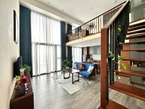 On 20th Fl! Serene & Modern Duplex near West Lake - Image 2