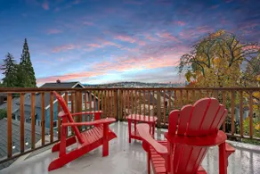 Lake Views + AC + NFL OK| Spacious 5BR Wallingford - Image 2