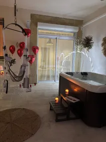 Love room: The Pleasure Court - Image 2