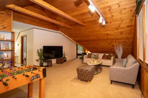 Cozy 5BR Loft | Gym & Playroom | Near Boston (10) - Image 3