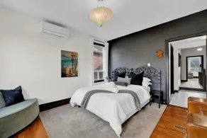 Cozy Top-Floor Apt w/Balcony & High-Speed WiFi - Image 2