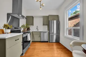 Cozy Top-Floor Apt w/Balcony & High-Speed WiFi - Image 3