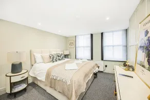 Heart of Mayfair Modern-Classic Townhouse - Image 3