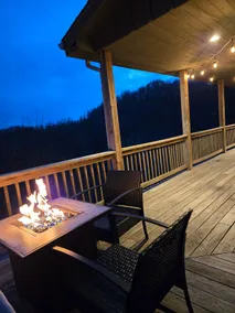 Cloud Nine Cabin - Image 4