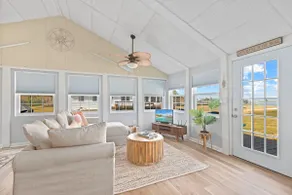Cozy Sunrise Waterfront Cottage & Dock - Image 2