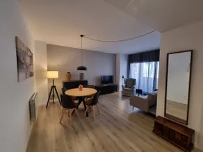 Apartment in downtown Manresa, parking, and EV charger - Image 2