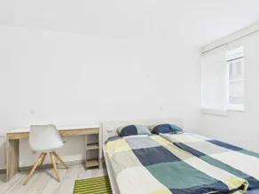 Charming Village Apt with Courtyard - Image 2