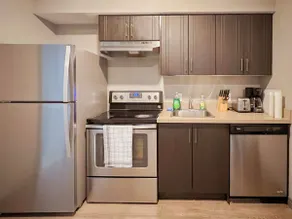 Oversized Designer Loft Retreat w/ Paid Parking - Image 5