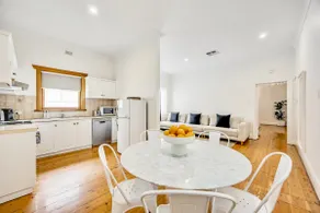Comfortable and convenient family home - Image 4