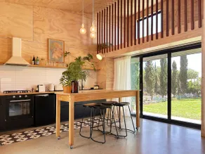 Cosy Designer Studio with Loft - Image 2