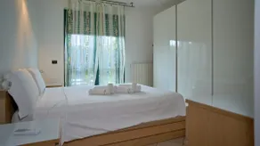APT. 10 - Beautiful Garden Apartment - Image 2