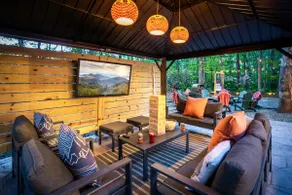 Luxury Oasis |Ski, Hike, Winter fun| Pet friendly! - Image 3