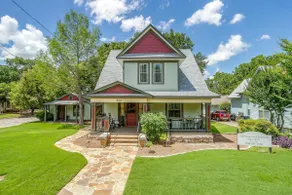 Historic Stringfellow-Craddock-Gilmartin Home 3BR - Image 2