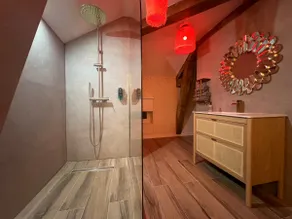 Bohemian & Hot Tub - Image 4