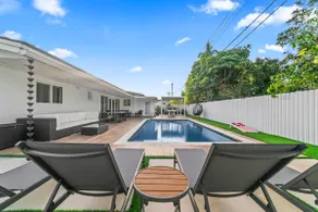 Modern 4BR Home • Private Apt, Heated Pool & BBQ - Image 4