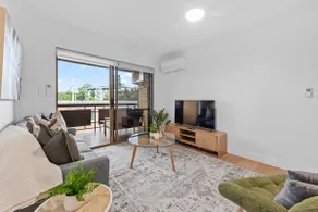 Renovated 2BR in Quiet Toowong Street w/ Car Park - Image 3