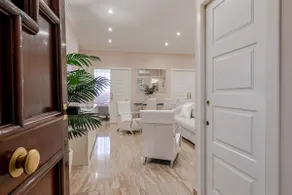 ISG Apartments: Jose Velilla /Free Parking - Image 2