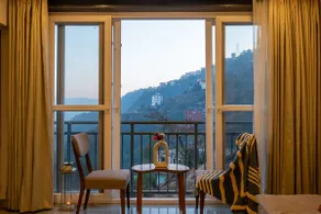 IOI Grandeur Abode:3BHK 8 people - Image 2