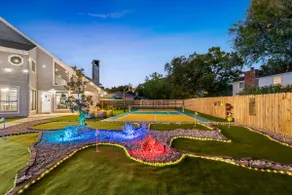 The Ultimate Getaway: Pool, Pickleball, Mini Golf - Image 3