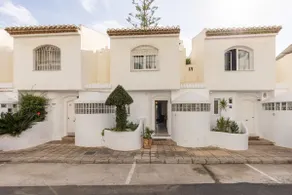 Charming house next to the sea - Image 2